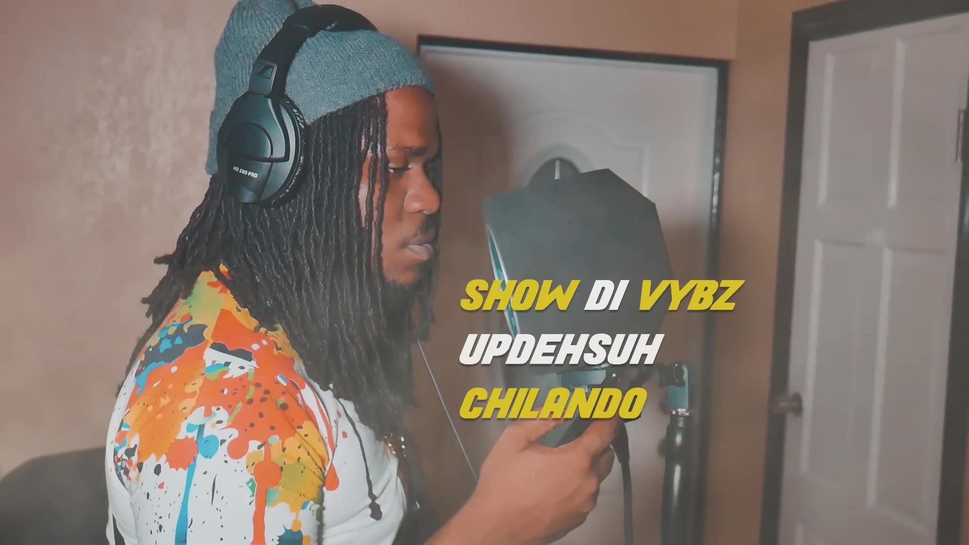 Chronic Law, Chilando Nuh Count Favors (Lyrics Video)