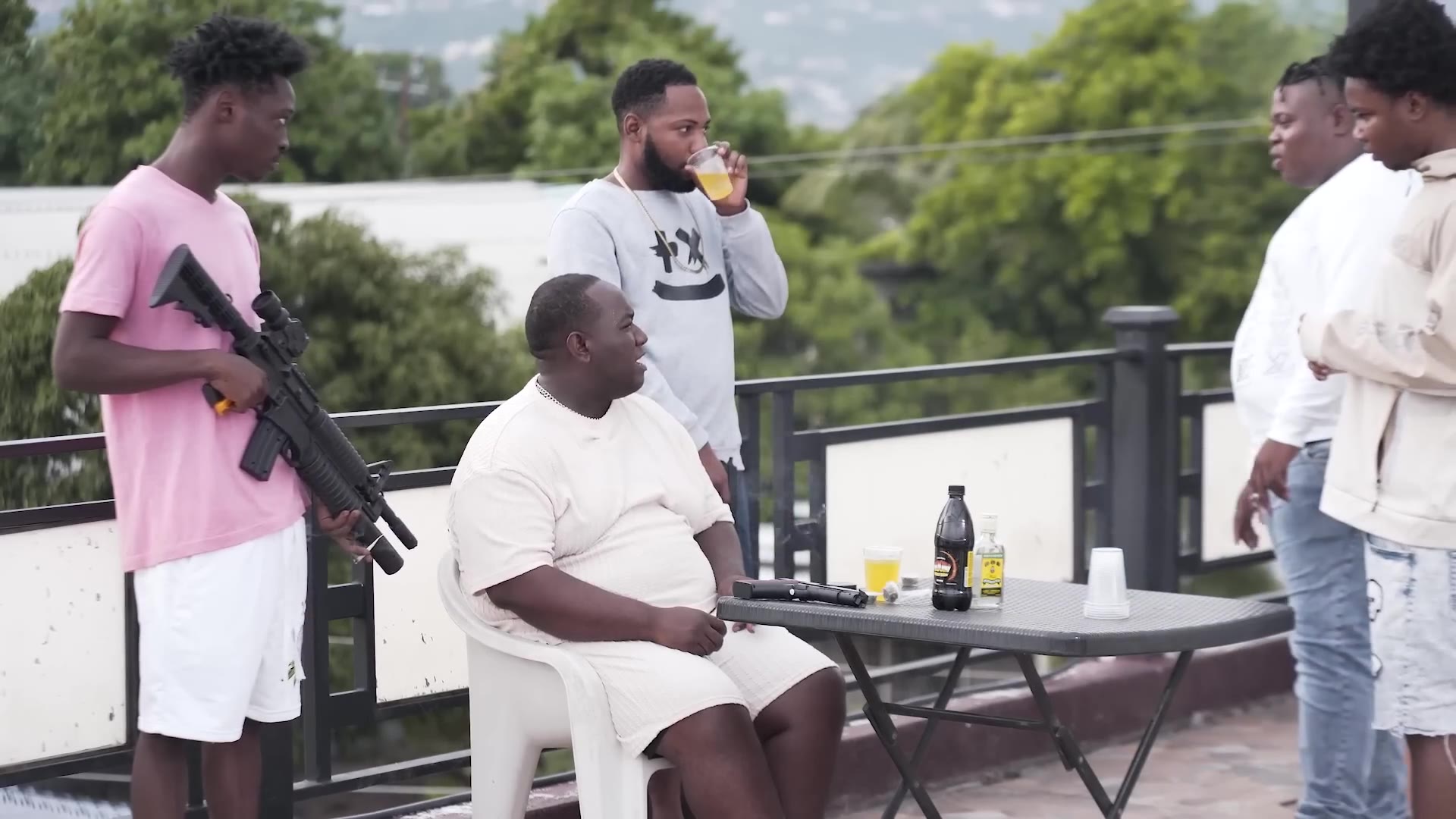 Chronic Law, Chings Record Smile Fi The Moment (Official Video)