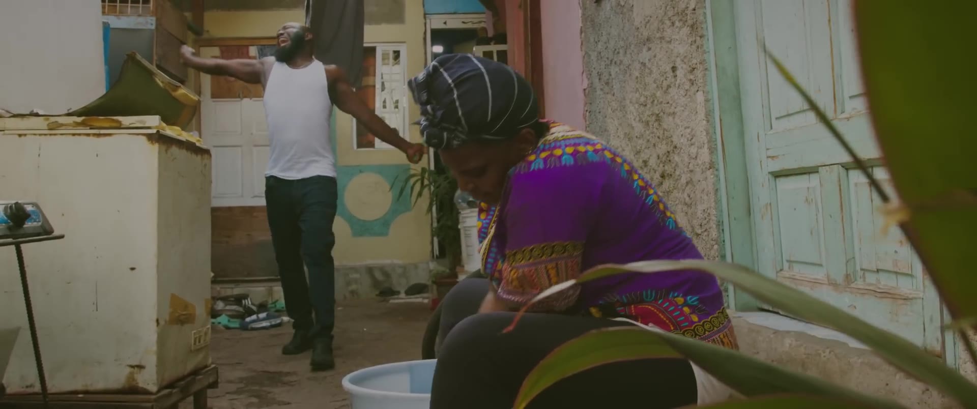 Chronic Law, Ricardo Gowe Nah Dead Poor (Official Music Video)